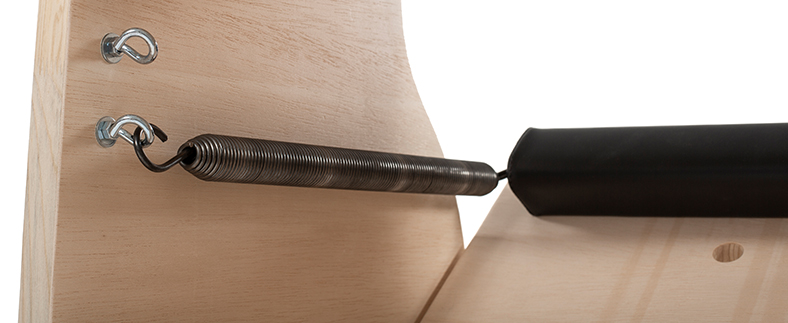 Klassikalise Pilates Chair vedru kinnituse lähivaade