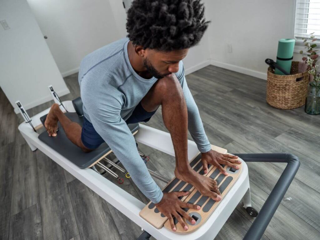 Использование удлинителя стоячей платформы Allegro 2 для упражнений на устойчивость.