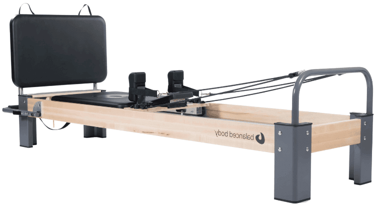 Professionaalne Pilates reformer mitmekülgseks dünaamiliseks treeninguks.