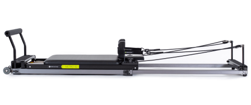 Элегантная рама для реформера Пилатеса из анодированного алюминия с телескопическими направляющими.