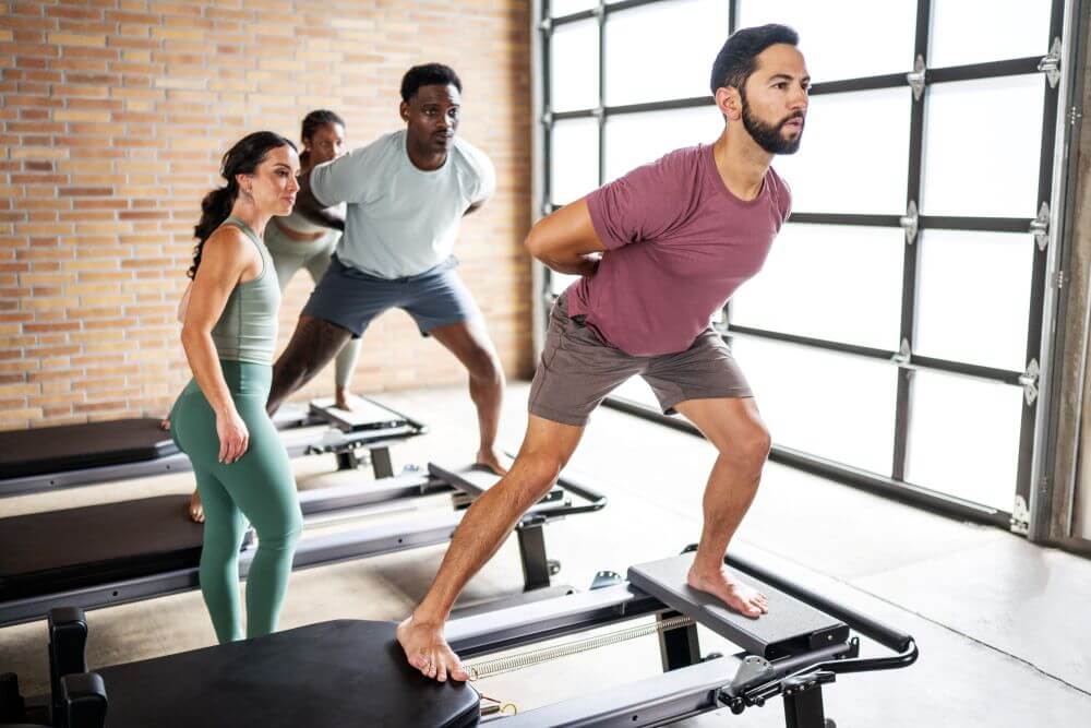 Занятие по пилатесу с использованием Allegro NextGen Standing Platform Extender.